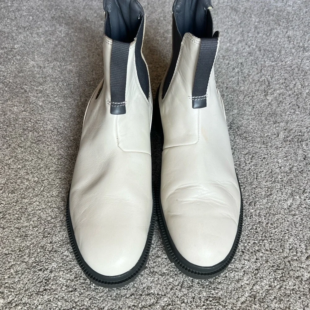 Olukai Hehi Boots Women’s Size 9.5 Lug Sole Chelsea White Leather Pull On